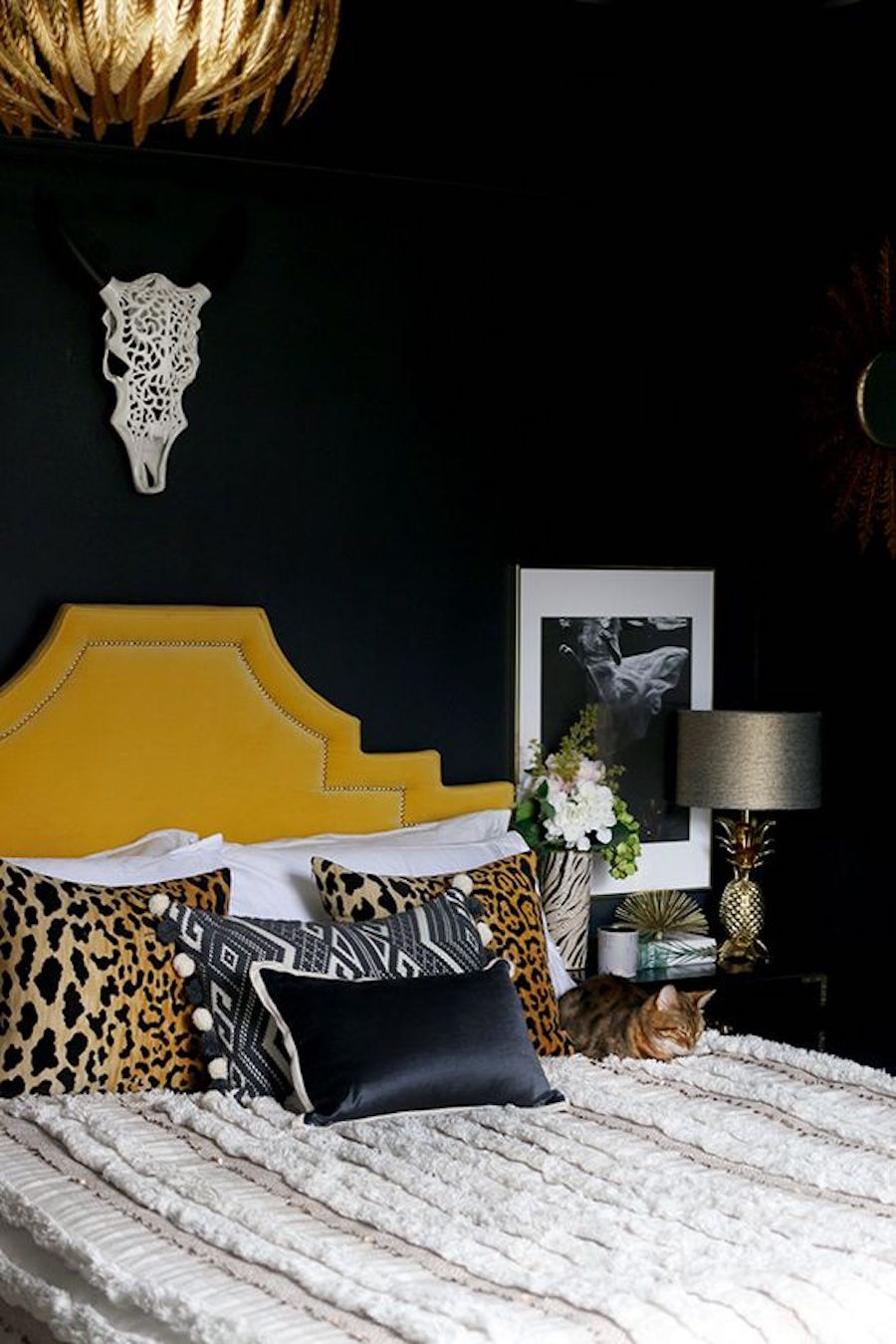 15 Seductive Black & Gold Bedrooms Ideas For The Modern Home