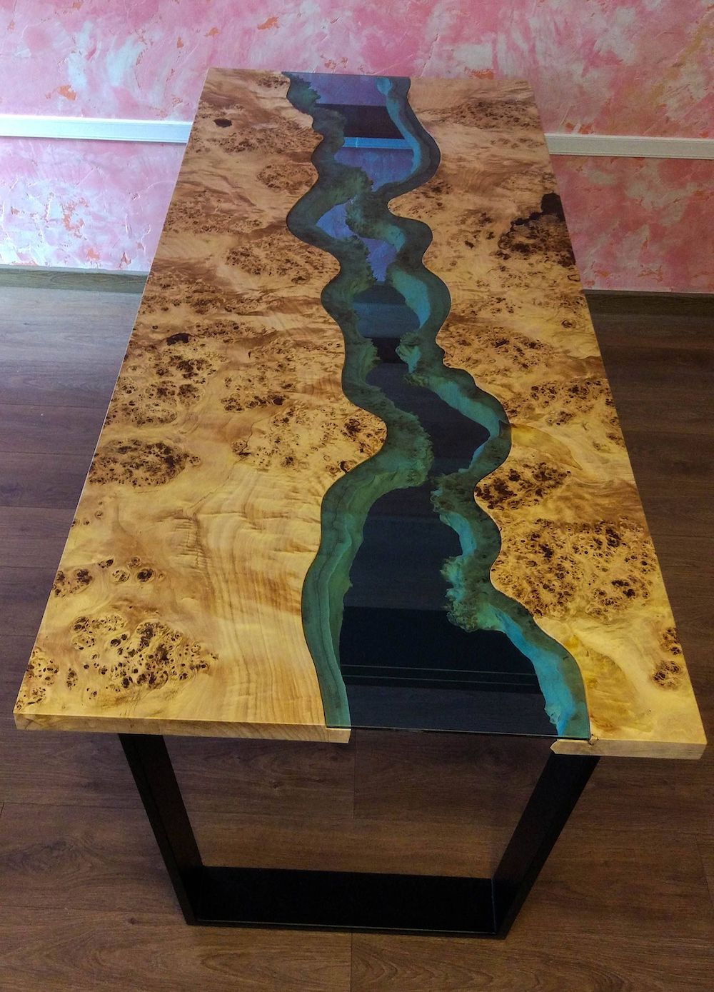 10 Amazing Wood River Tables With How-To Video 